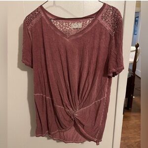 Maurice’s pink top